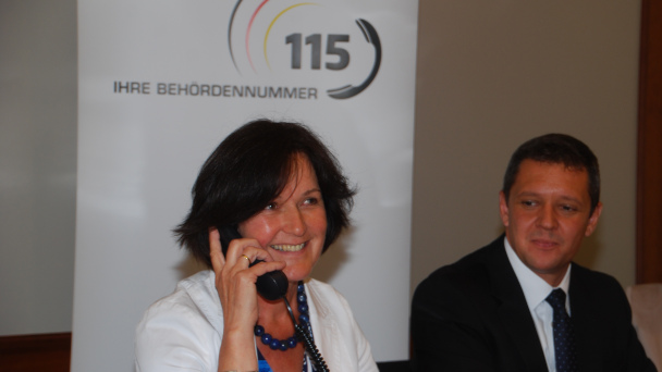Rathaus Baden-Baden meldet erfolgreiches Jahr Behördennummer 115 – „Wie sich deutsche Verwaltungen fortlaufend vernetzen“